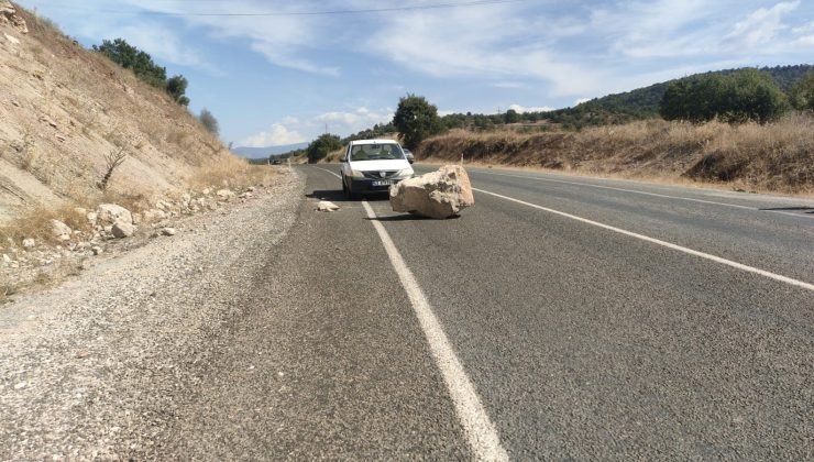 Çevre yoluna büyük bir taş kütlesi düştü
