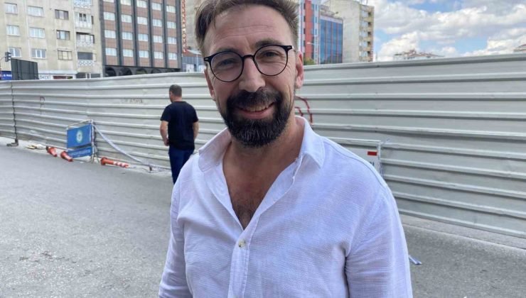 Çöktüğü için trafiğe kapatılan yol üzerindeki esnaf mağdur oldu