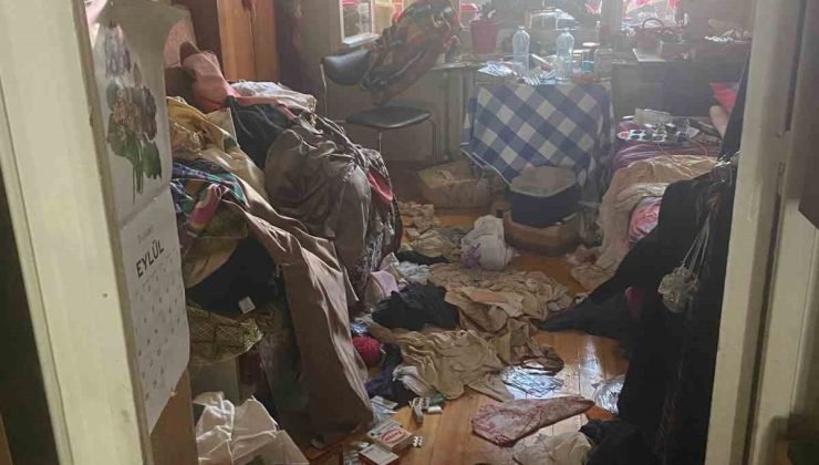 Çöp evi temizleyerek yaşanabilir hale getirdiler