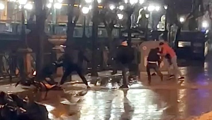 Eskişehir’de 17 bıçak darbesiyle öldürülen Fatih Bayar’ın katil zanlılarının yargılandığı duruşma ertelendi