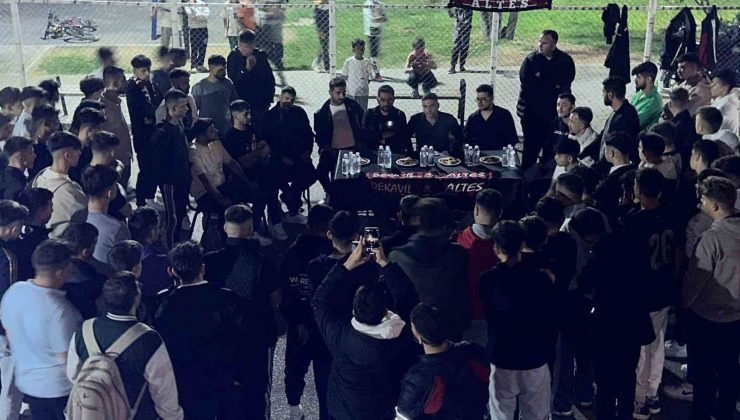 Eskişehirspor taraftarı bir araya gelerek yapılacakları değerlendirdi