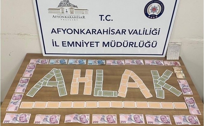 Kumar oynayan 8 kişiyi polis suçüstü yaptı