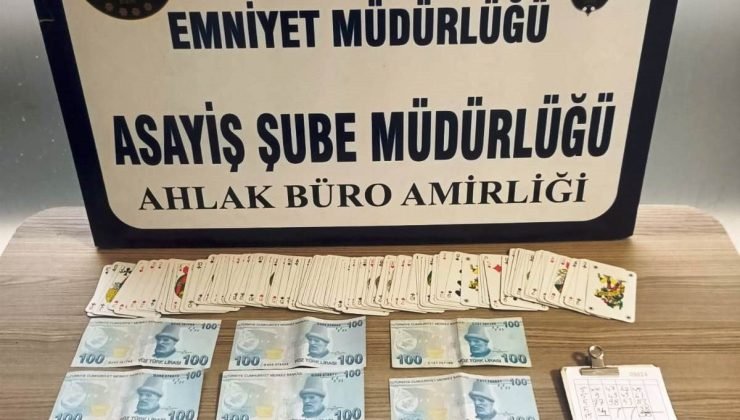 Kütahya’da kumar oynayan 4 kişiye 25 bin 700 TL para cezası