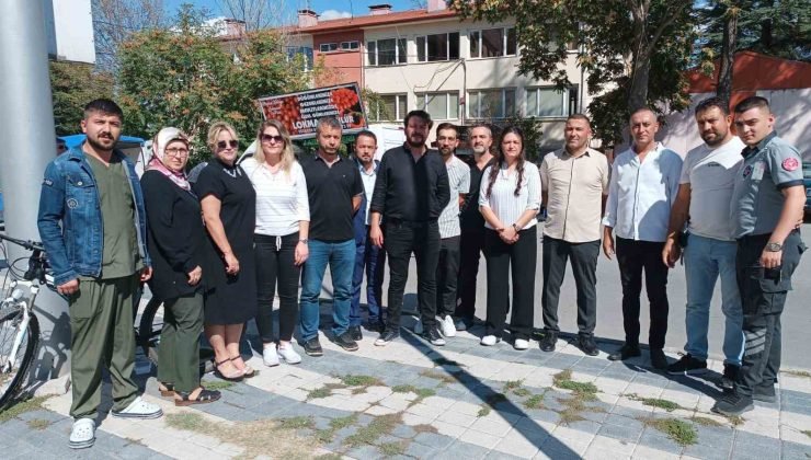 Kütahya’da Öz Sağlık İş Sendikası’ndan, vefat eden üyeleri ve tüm şehitler için lokma ikramı