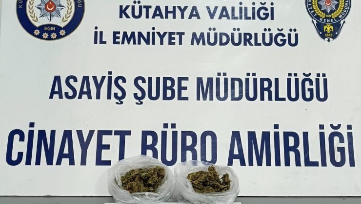 Kütahya’da uyuşturucu bulunan araçtaki 3 kişi gözaltına alındı