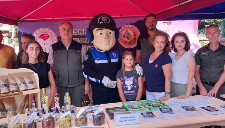 Polis ekipleri Halk Sağlığı Sokak Etkinliği’nde vatandaşları bilgilendirdi