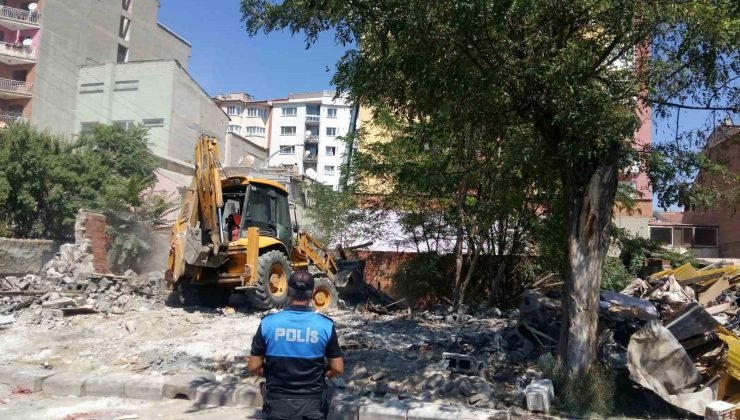 Risk teşkil eden metruk yapılara geçit yok