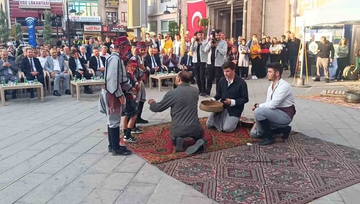 Sandıklı’da ‘Şed’ kuşatma töreni düzenlendi