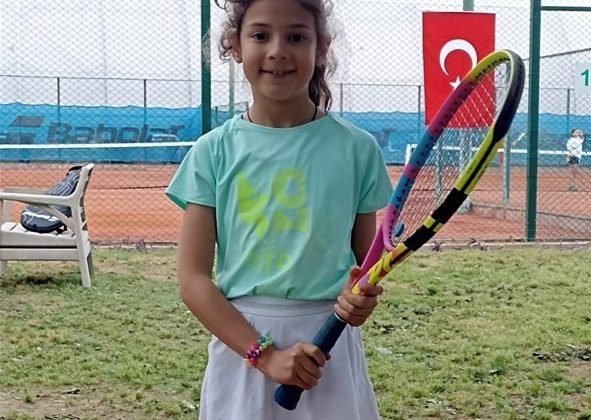 Tenisçi Dila Nur Kaya’dan büyük başarı