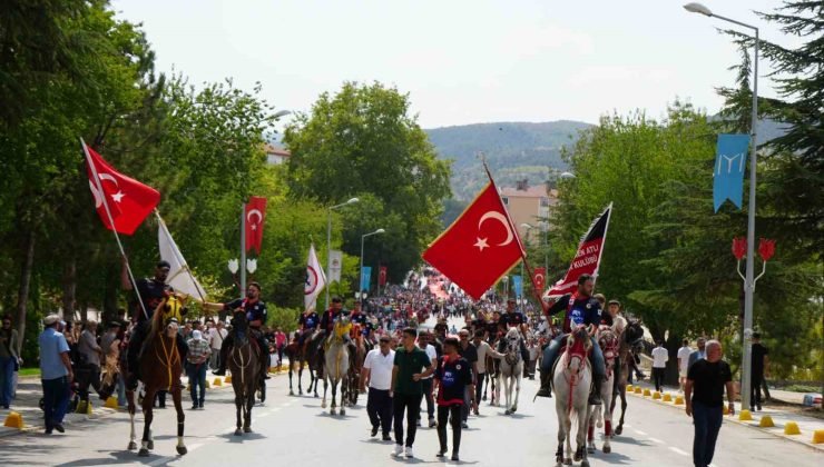 Türkiye’nin dört bir yanından gelen Yörükler Söğüt’te buluştu