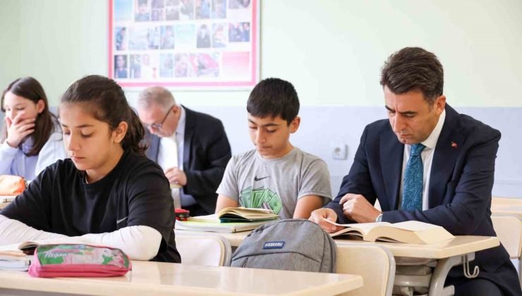 Vali Aygöl, mesaisine okulda başladı