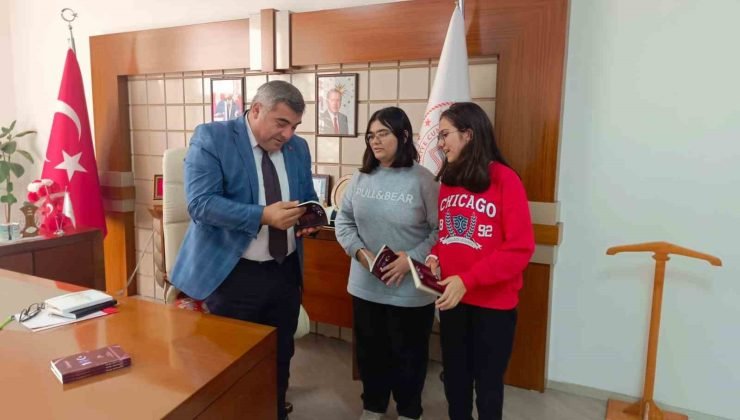 56 öğrencinin kaleme aldığı şiir kitabı yayınlandı