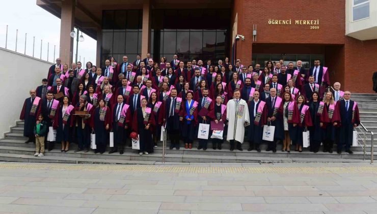 Anadolu Üniversitesi’nde Akademik Performans Ödülleri sahiplerini buldu