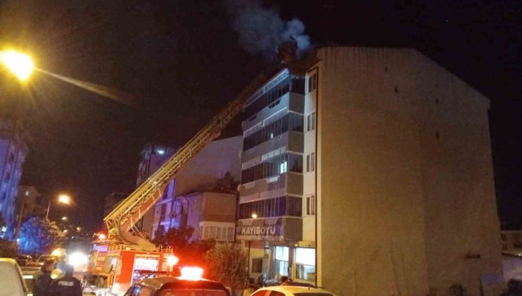 Bilecik’te çatı katında çıkan yangını korkuttu