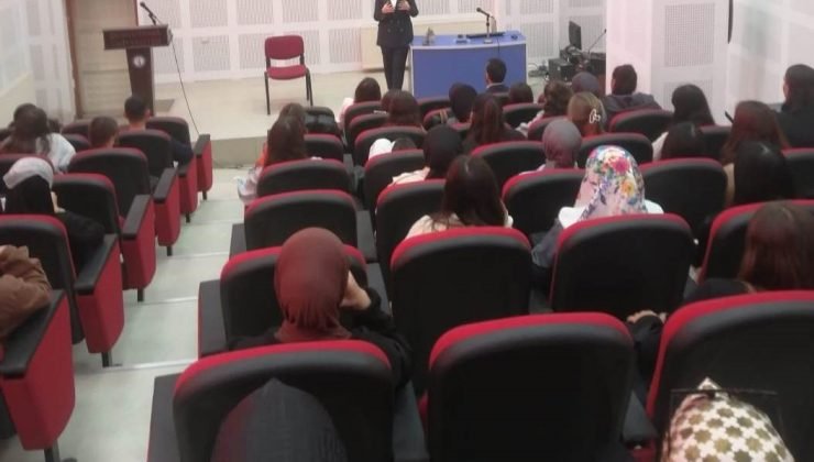 Emet MYO’da sosyal hizmet kuruluşları tanıtıldı