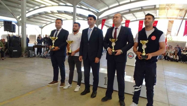 Hisarcık’ta başarılı öğrenciler ödüllendirildi