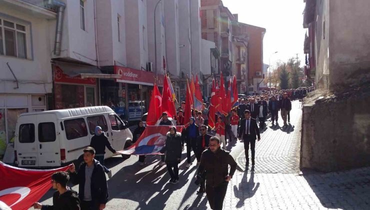 Hisarcık’ta Cumhuriyet Yürüyüşü