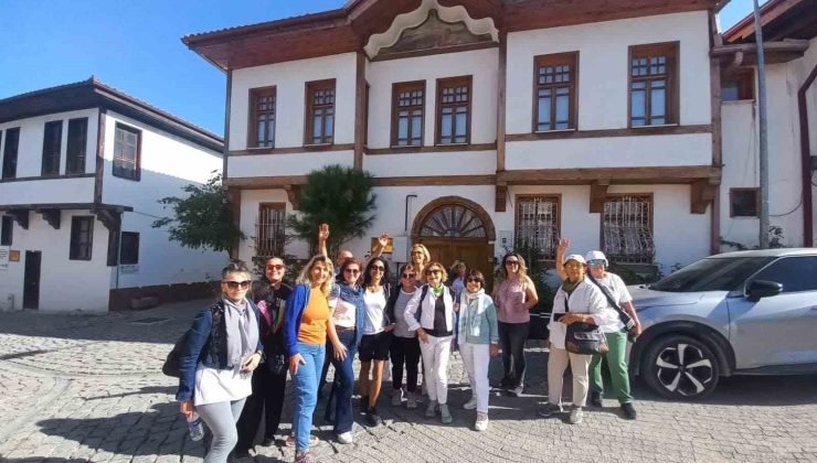 İstanbul’dan gelen turist kafilesini Osmaneli’ne hayran kaldı