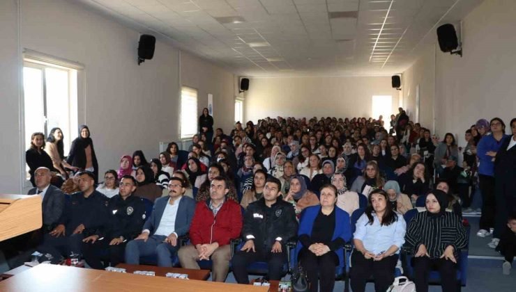 Öğrenci ve velilere uyuşturucu ile mücadele anlatıldı