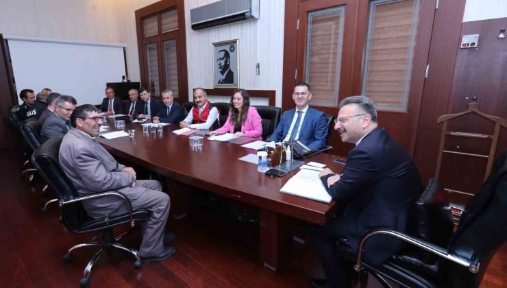 Vali Aksoy, vatandaşların sorunlarını dinledi