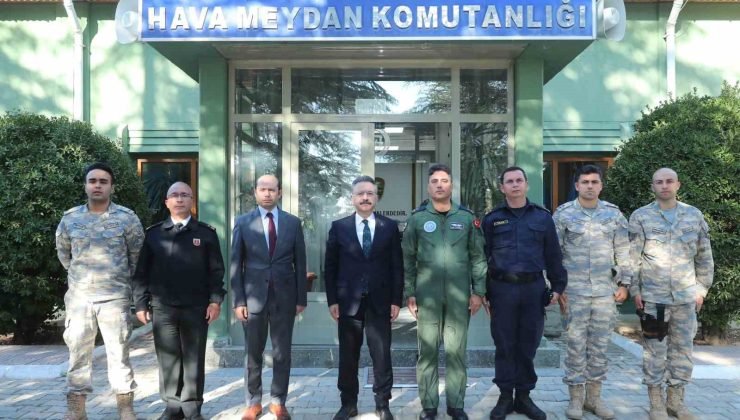 Vali Hüseyin Aksoy, Sivrihisar Hava Meydan Komutanlığı’nı ziyaret etti