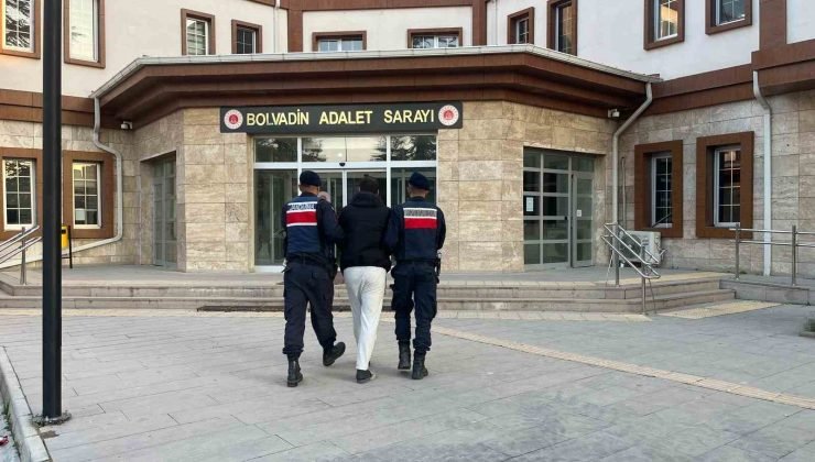 6 suç kaydı ile 14 yıl 4 ay hapis cezasıyla aranan şahsı jandarma yakaladı