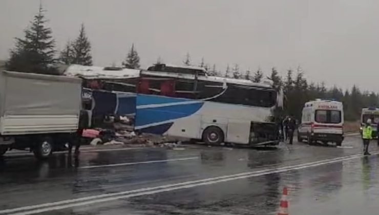 Eskişehir-Afyonkarahisar yolunda feci kaza