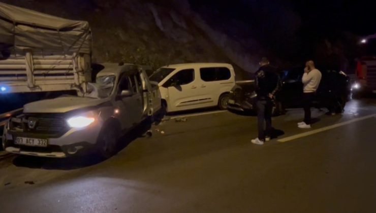 Afyonkarahisar’da 10 aracın karıştığı zincirleme kaza: 18 yaralı