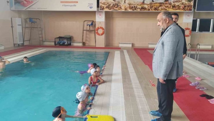 Afyonkarahisar’da ‘Yüzme Bilmeyen Kalmasın’ projesi devam ediyor