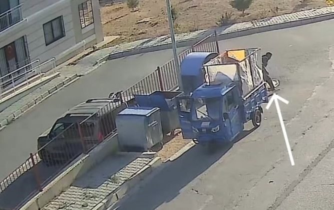 Güpegündüz yaşanan mazgal hırsızlığı kamerada