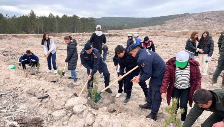 Jandarma ekipleri fidan dikme etkinliğine katıldı
