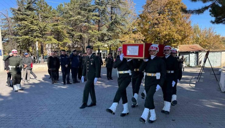 Vefat eden Kıbrıs gazisi son yolculuğuna uğurlandı