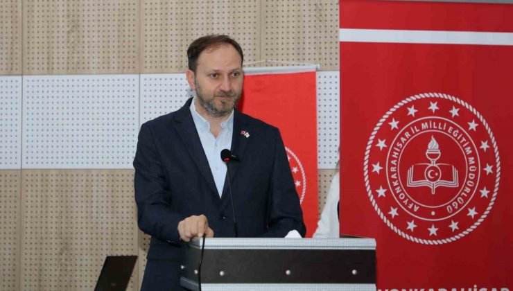 Yeşilay Başkanı Dinç: “Bu endüstri gece gündüz çocuklarımız ve gençlerimiz bağımlı olsun diye büyük bir uğraş veriyor”