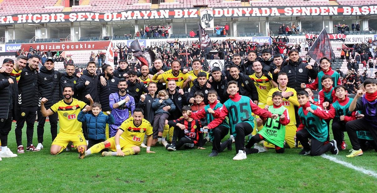 Eskişehirspor Adım Adım Şampiyonluğa Gidiyor