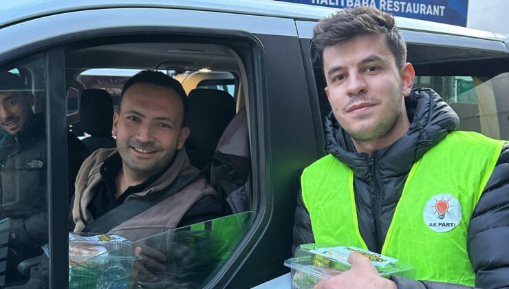 Eskişehir’de Trafikte Kalan Vatandaşlara “İftara 5 Kala” Etkinliği