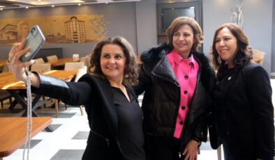 Başkan Ünlüce: Kadın Gülerse Toplum Güler