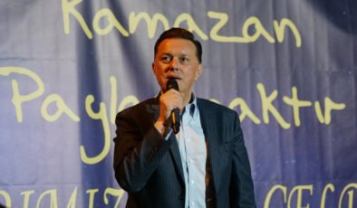 Nebi Hatipoğlu, 18. Evlilik Yıldönümünü Sokak İftarında Kutladı