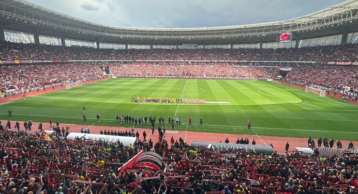 Eskişehirspor’dan Tarihi Rekor: 33 Bin 247 Taraftar!
