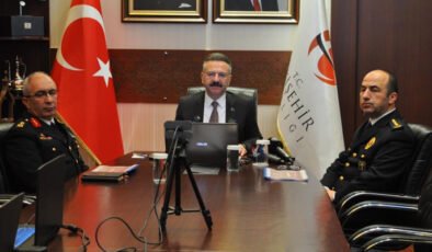 Vali Aksoy’dan Güvenlik Değerlendirmesi: Eskişehir’de Sokak Olaylarında 5 Polis Yaralandı
