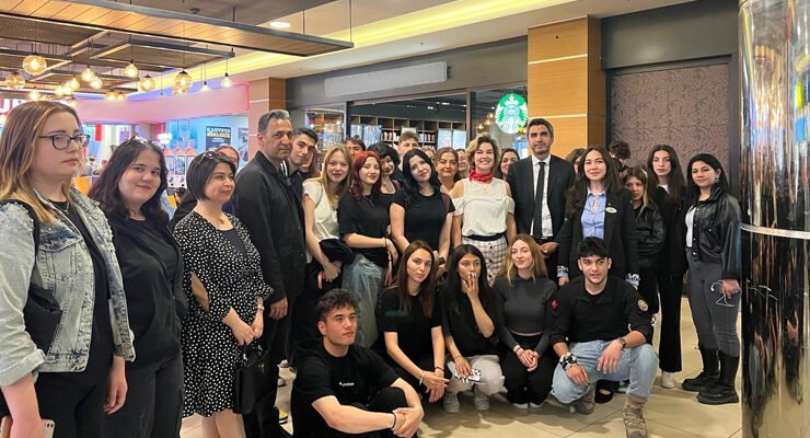 TOKİ Şehit İsmail Tetik Anadolu Lisesi’nden Sanat Dolu Yıl Sonu Sergisi