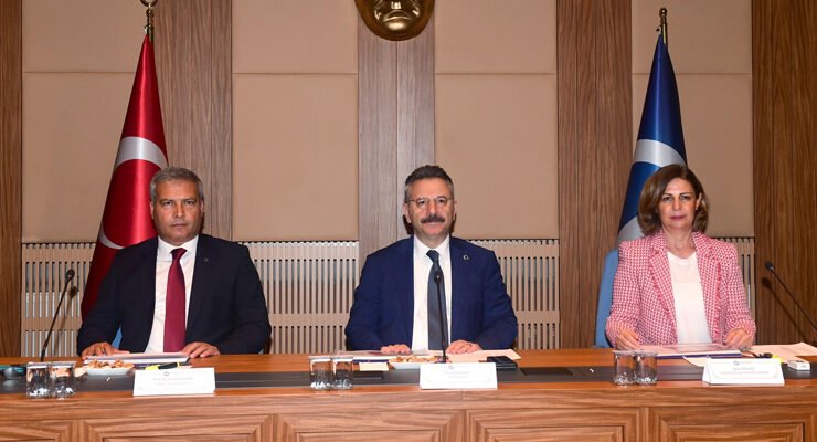 Anadolu Üniversitesi Dış Danışma Kurulu Toplandı: Ortak Akıl ile Geleceğe Yön Veriliyor