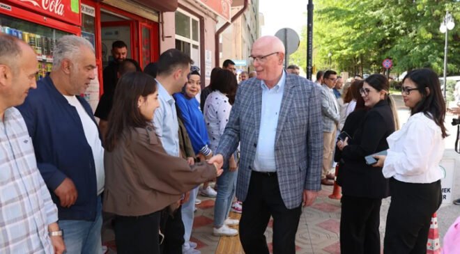 Başkan Kazım Kurt, Personeliyle Bayramlaştı: Güzel Günler Yakındır