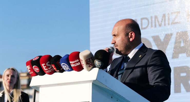 Gürhan Albayrak’ın Bayram Mesajı: Şehre Hizmette Durmak Yok