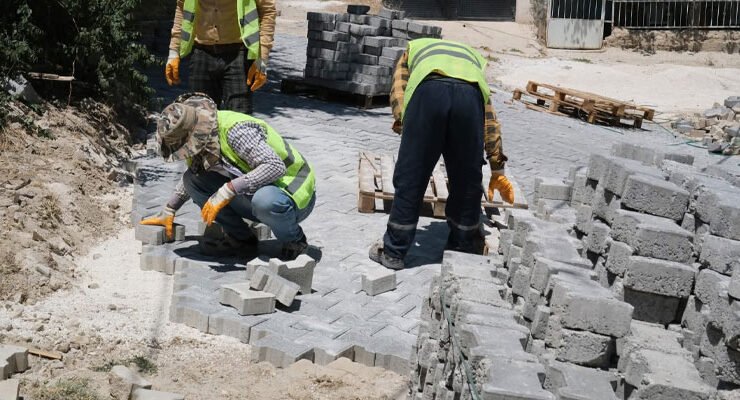 Zey Mahallesi’nde Sokaklar Yenileniyor: Parke Taşı Çalışmaları Tamamlandı
