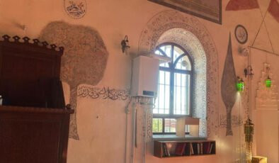 139 Yıllık Tarihi Camide Kombi Tepkisi: Cemaat Rahatsız