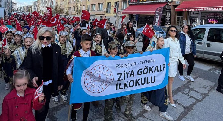 Ziya Gökalp İlkokulu’ndan Cumhuriyetin 102. Yılına Coşkulu Yürüyüş