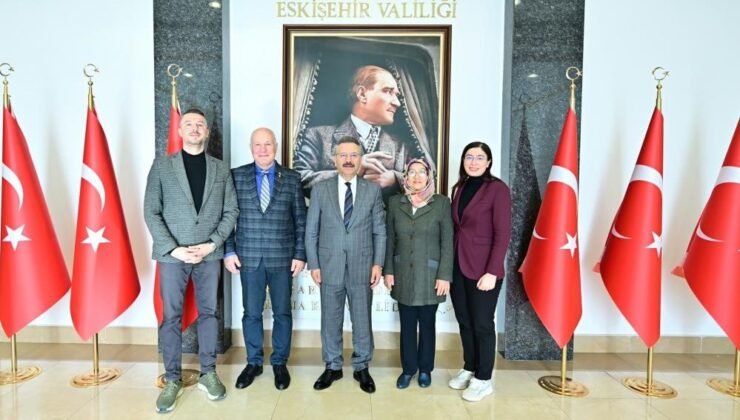 Yazlık Valilik Konutunu Satıp Okul Yaptıran Vali Aksoy’a Teşekkür Ziyareti