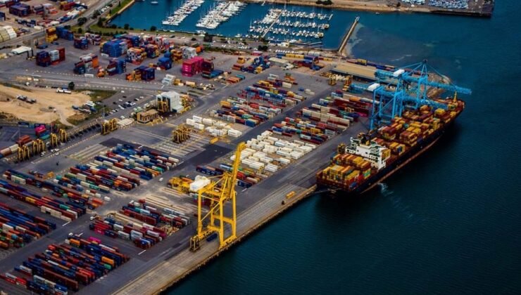 Kasımda ihracat arttı, dış ticaret açığı genişledi