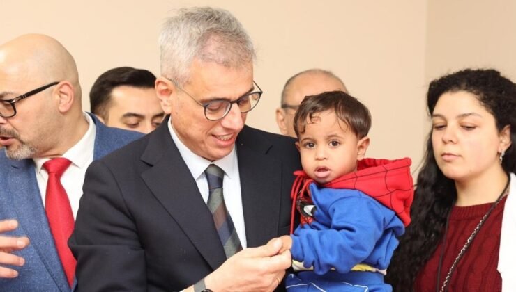 Bakan Memişoğlu Mısır’da Filistinli hastaları ziyaret etti