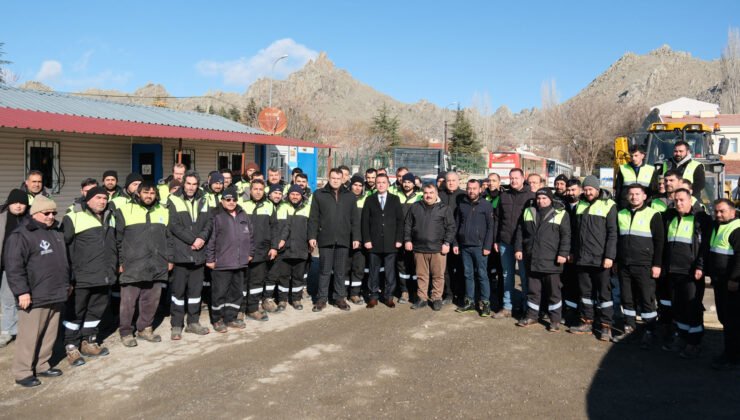 Başkan Dökmeci’den Çalışanlara Çifte Müjde: Yılbaşı Primi ve Maaş Zammı